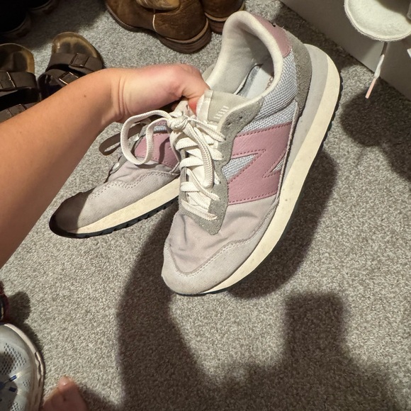 New Balance 237 - Picture 2 of 5